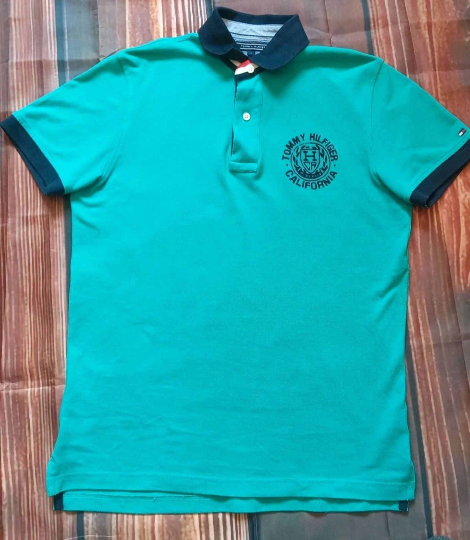 Tommy Hilfiger Polo Shirt California Special Edition 2013. Size S. green. vintage Premium. Big Logo.